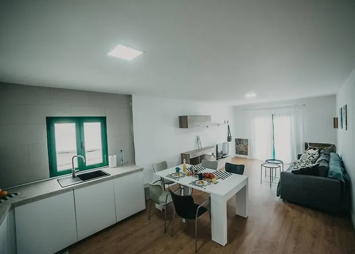 Amplio Y Comodo En * La Santa