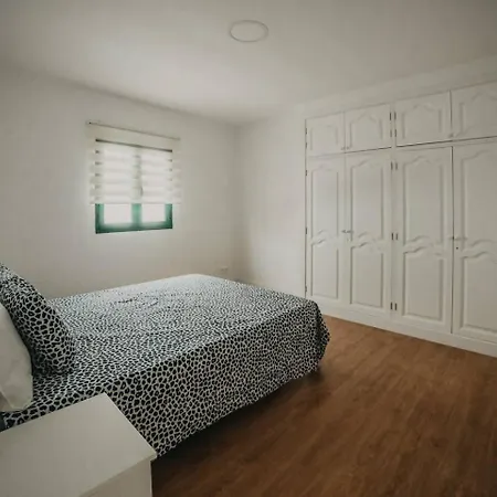 Amplio Y Comodo En *