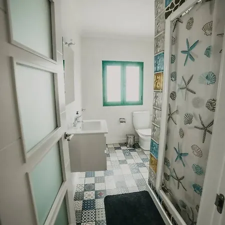 Lejlighed Amplio Y Comodo En *