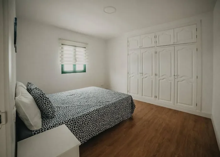 Amplio Y Comodo En *