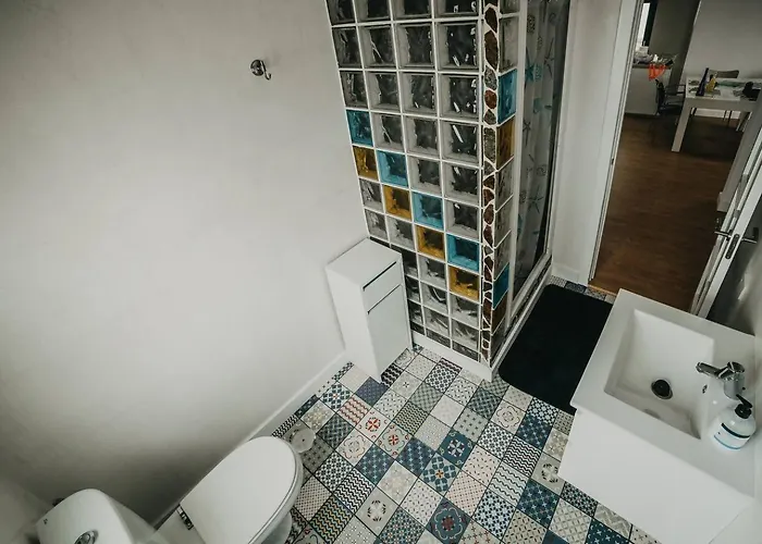 Amplio Y Comodo En *